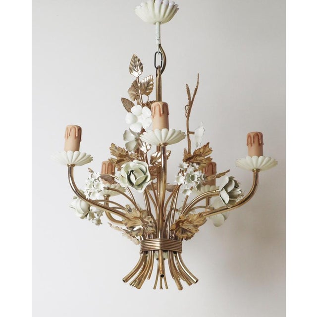 Hollywood Regency Hollywood Regency Gilded and Cream Rose and Bellflower Chandelier, Italy, 1960s For Sale - Image 3 of 16