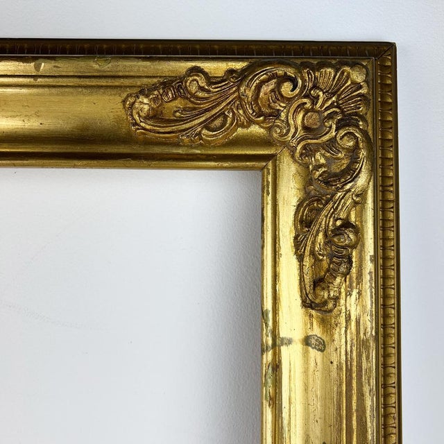 Vintage Italian Wood Picture Frame in Gilt Wood For Sale - Image 6 of 12