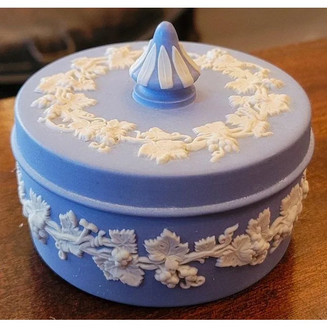 Baby Blue Wedgwood Jasperware Pale Blue Small Circular Lidded Vanity Box For Sale - Image 8 of 12