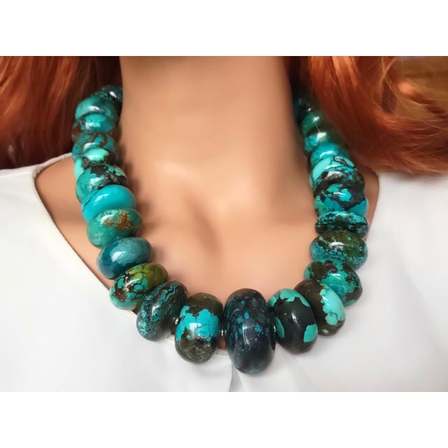 Hubei Turquoise Beaded Necklace For Sale - Image 4 of 6