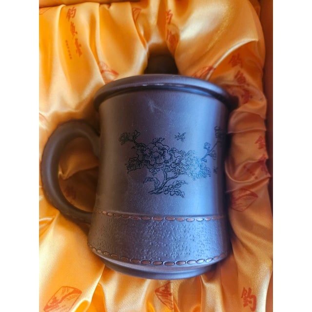 1990s Handmade Yixing Tea Cups With Lids in Box - Diaoyutai State Guesthouse Gift For Sale - Image 11 of 18