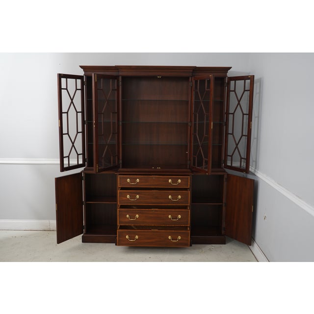 Traditional Henkel Harris Model 2365 Mahogany London Breakfront For Sale - Image 3 of 18