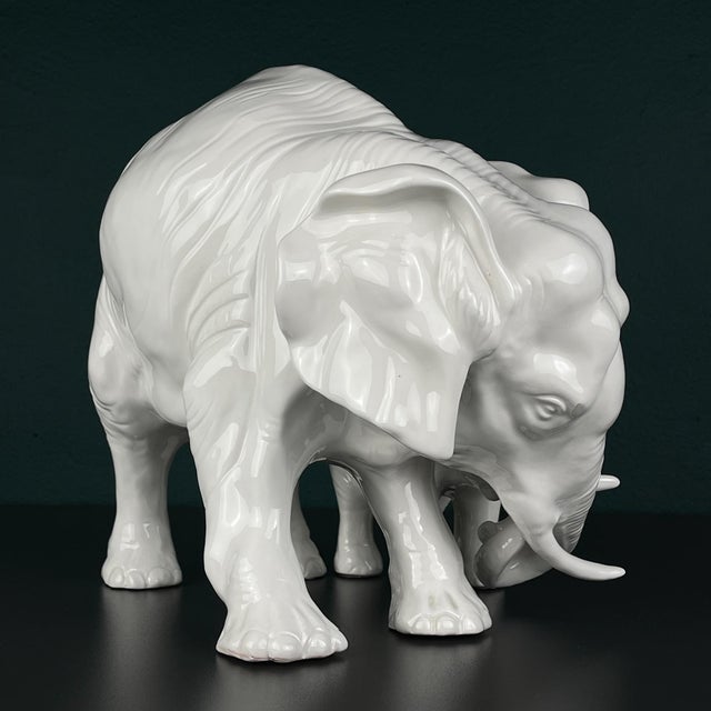 White Porcelain Figurine of Elephant and Baby by Artepiu Este, Italy, 1990s For Sale - Image 11 of 13