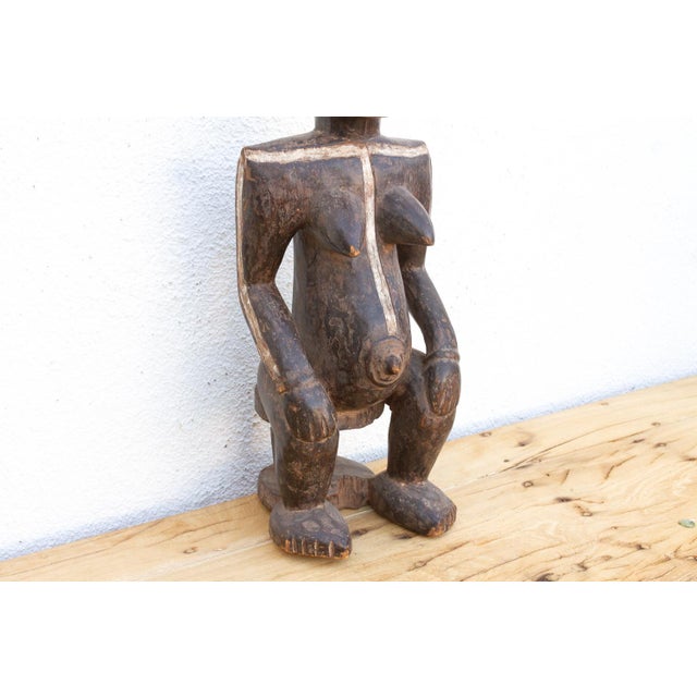 Traditional Antique Painted Idoma Seated Female Figure For Sale - Image 3 of 8