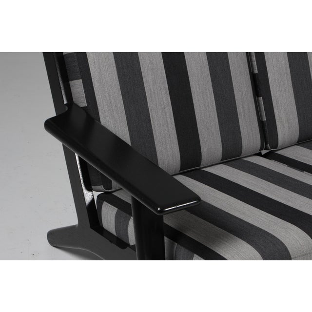 Model 290 3-Seater Sofa in Oak by Hans J. Wegner for Getama For Sale - Image 4 of 10