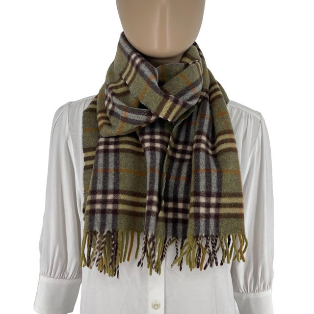 English Late 20th Century Burberry Green Plaid 100% Wool Scarf For Sale - Image 3 of 8