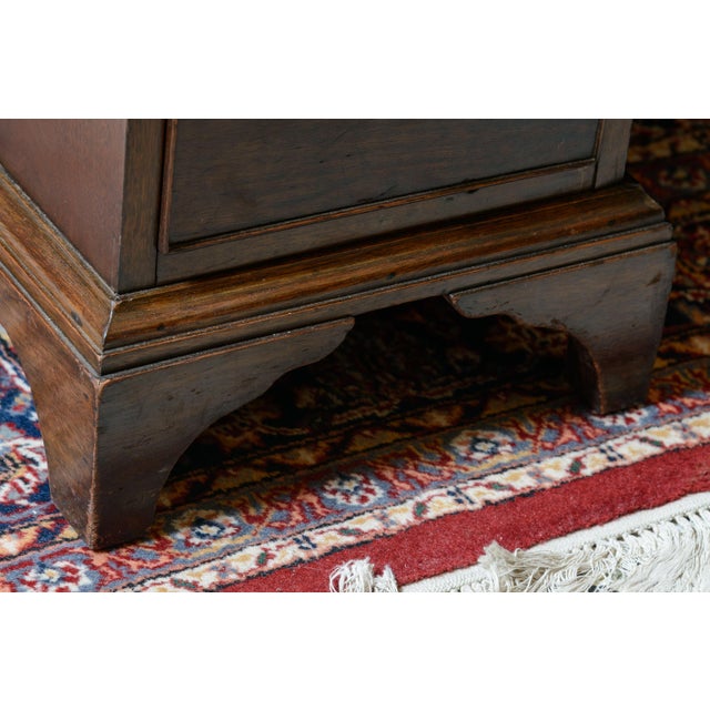 Late 19th Century English Mahogany Kneehole Desk For Sale In West Palm - Image 6 of 9