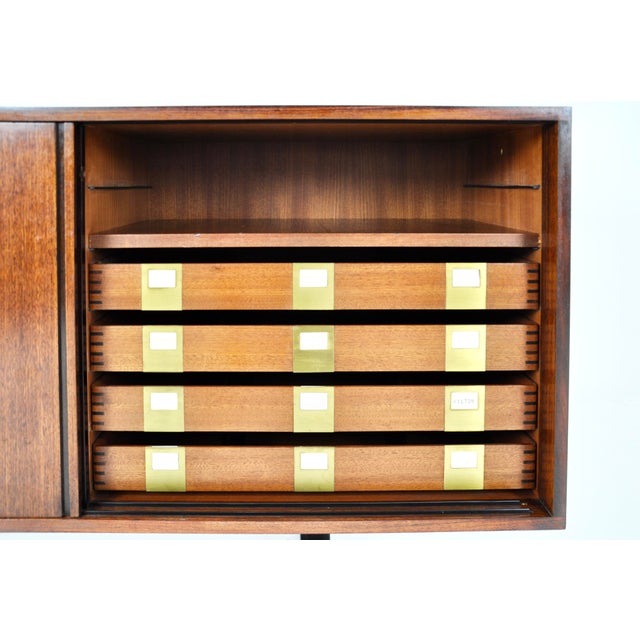 Brown Se3 Sideboard attributed to Osvaldo Borsani for Tecno, 1960s For Sale - Image 8 of 18