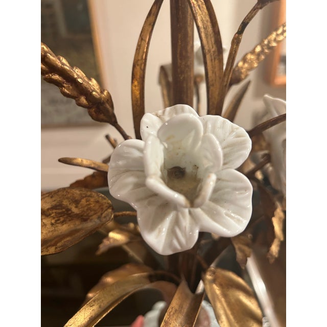 1950s Hollywood Regency Murano Style Glass Fratelli Toso Attributed Wheat Floral Brass Table Lamp For Sale - Image 12 of 12