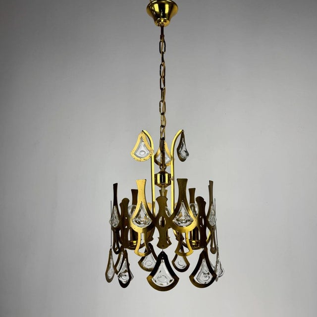 Gaetano Sciolari Crystal and Brass Chandelier by Sciolari, 1970s For Sale - Image 4 of 9