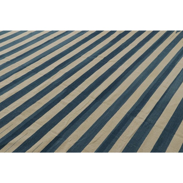 This contemporary 10x13 Dhurrie flat weave is an exciting new entry in Rug & Kilim’s esteemed custom-capable collection....