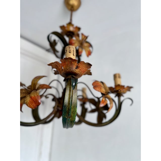 Vintage Italian Florentine Hand-Painted Tole Floral 5-Light Chandelier, 1940s For Sale - Image 17 of 18