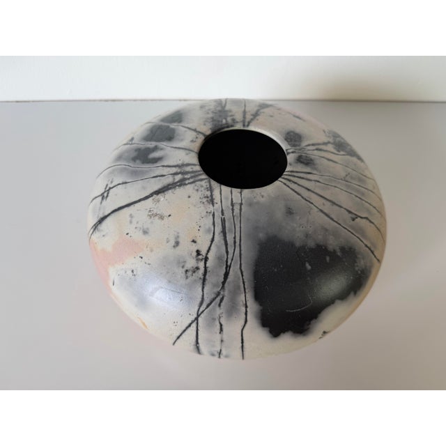 1990s Vintage Handmade Abstrac DesignArt Studio Pottery Vase – Signed For Sale - Image 5 of 12
