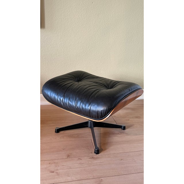 Black Set of Lounge Chair & Ottoman by Charles & Ray Eames for Herman Miller & Vitra, Set of 2 For Sale - Image 8 of 18