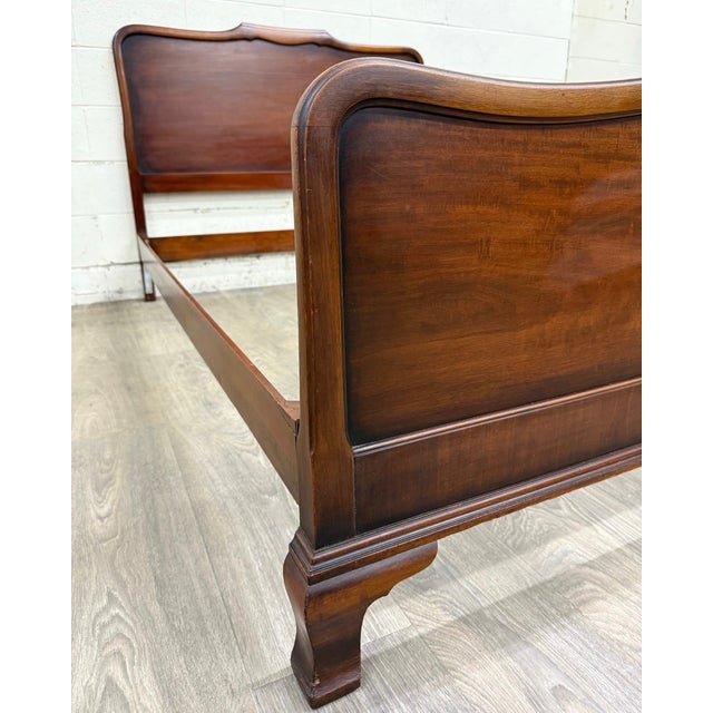 Kindel Furniture Vintage Full Size Kindel Grand Rapids Oxford 176e Chippendale Style Bed For Sale - Image 4 of 9
