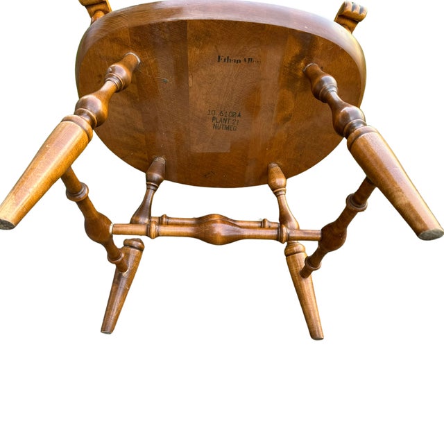 Vintage Ethan Allen Heirloom Maple Nutmeg Comb‑Back Windsor Arm Chairs – Pair For Sale - Image 6 of 9