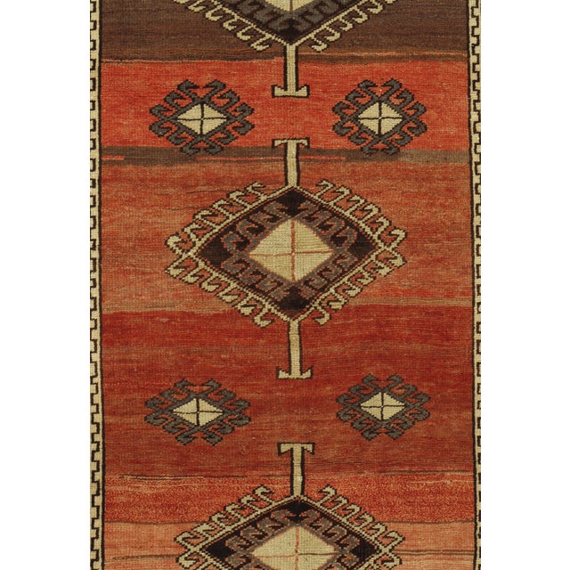 Vintage Turkish Oushak Rug 3'3 X 6'3 For Sale In New York - Image 6 of 8