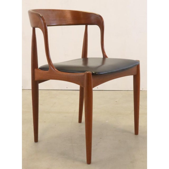 This extraordinary set of 6 high-end designer chairs from the heyday of the Danish Design Age is a tribute to timeless...