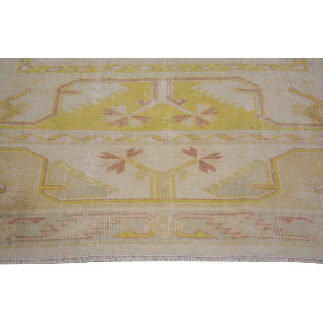 1950s Vintage Turkish Anatolian Hand Knotted Wool Rug, 6'5''x9'1'' For Sale - Image 5 of 6