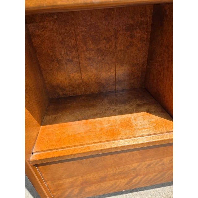 Ethan Allen / Baumritter Solid Hard Rock Maple Colonial Style Twin Size Bookcase Headboard For Sale - Image 10 of 17