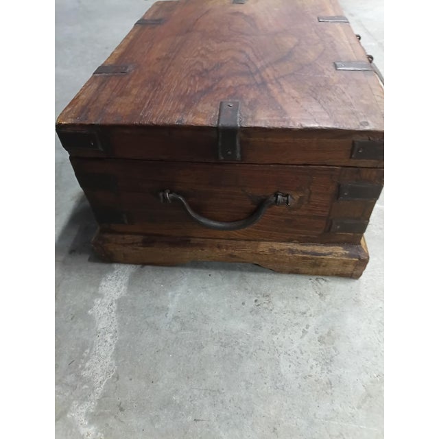 1900 - 1909 1900-1909 Wood Brass Arts & & Crafts Desk Box For Sale - Image 5 of 12