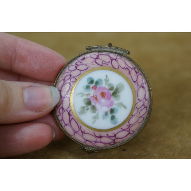 2 Antique French Limoges & 1 Chinese Cloisonne Frog Trinket Pill Snuff Boxes For Sale - Image 14 of 16