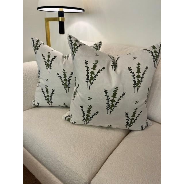 Truett Designs Linen Blend (95% Cotton 5% Linen) Pillow in White and Forest Geen For Sale - Image 4 of 5
