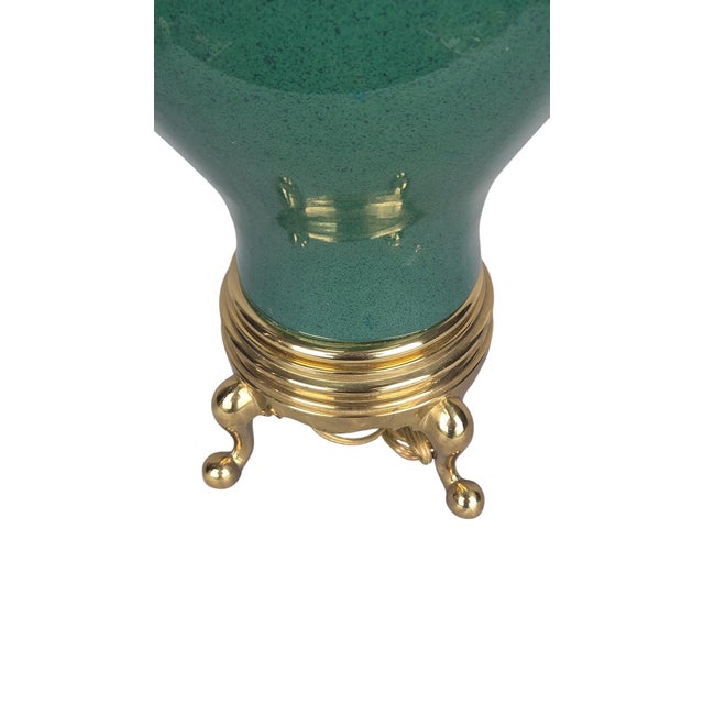 1980s 1980s Style Hollywood Regency Emerald Green Ceramic Table Lamp on Brass Ball-and-Claw Base For Sale - Image 5 of 18