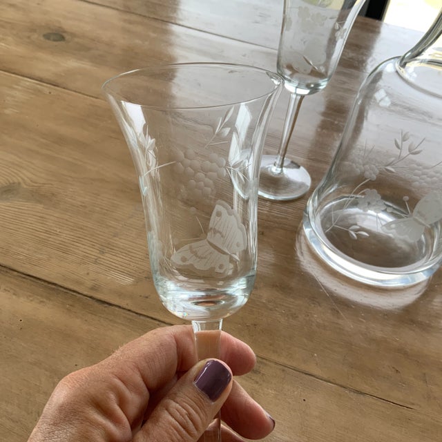 Vintage Etched Glass Decanter & Set of 4 Wineglasses Featuring Butterfly and Grapevine Motif For Sale In Los Angeles - Image 6 of 11