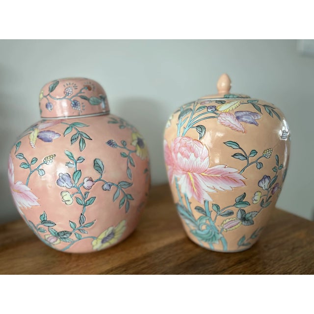 1980s Palm Beach Peach Pair of Floral Ginger Jars For Sale In Houston - Image 6 of 11