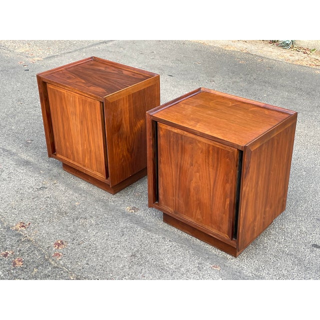 Mid-Century Modern 1960s Mid Century "Esprit" Nightstands by Merton Gershun for Dillingham, a Pair For Sale - Image 3 of 10