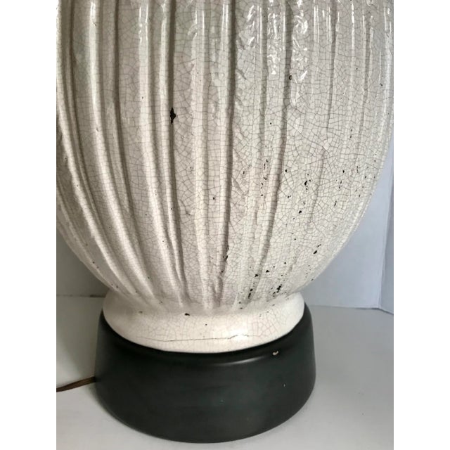 Mid-Century Organic Modern White Ceramic Pottery Crackle Glaze Lamp For Sale In Los Angeles - Image 6 of 7