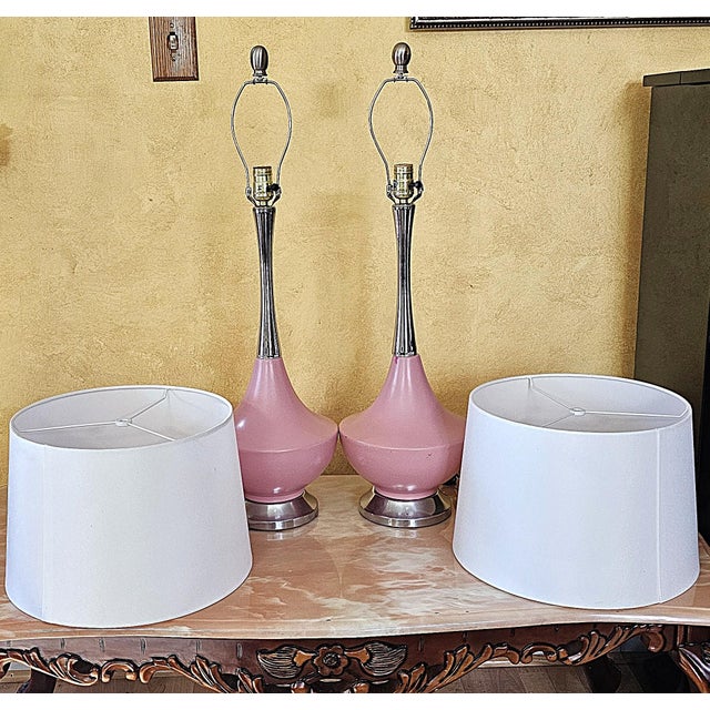 Pair of Vintage Pink Ceramic Table Lamps in Mid-Century Modern Atomic Style -After Gordon Martz For Sale - Image 11 of 18