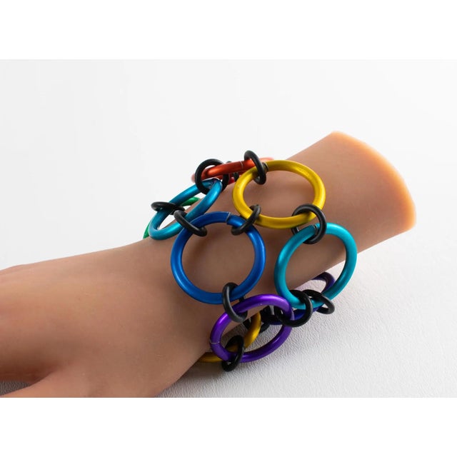 1980s David Spada Modernist Rainbow Multicolor Aluminum Bangle Bracelet For Sale - Image 5 of 14