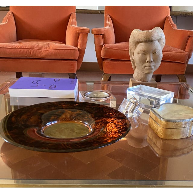 Hollywood Regency Brass and Tortoiseshell Acrylic Glass Tray from Guzzini, Italy, 1970s For Sale - Image 11 of 18