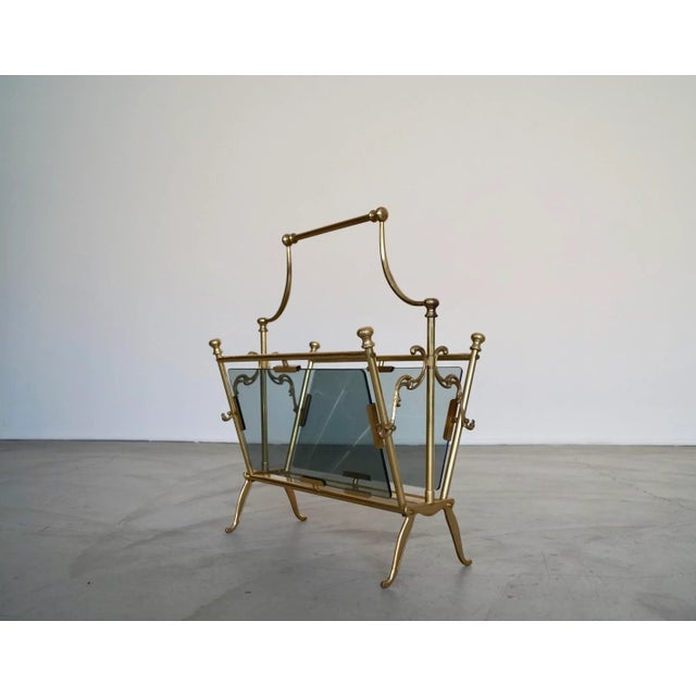 Maison Jansen 1960's Hollywood Regency Italian Solid Brass Magazine Rack For Sale - Image 4 of 13