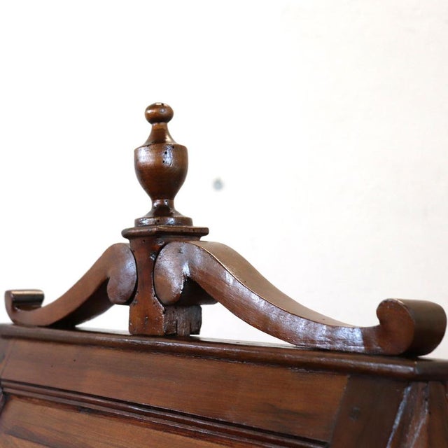 19th Century Italian Lectern in Walnut For Sale - Image 4 of 16