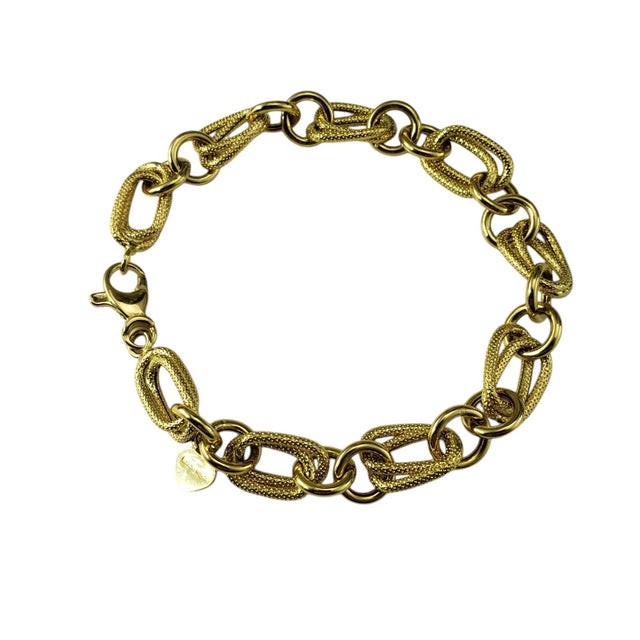 Contemporary Late 20th Century 18 Karat Yellow Gold Textured Oval and Circle Link Bracelet For Sale - Image 3 of 7