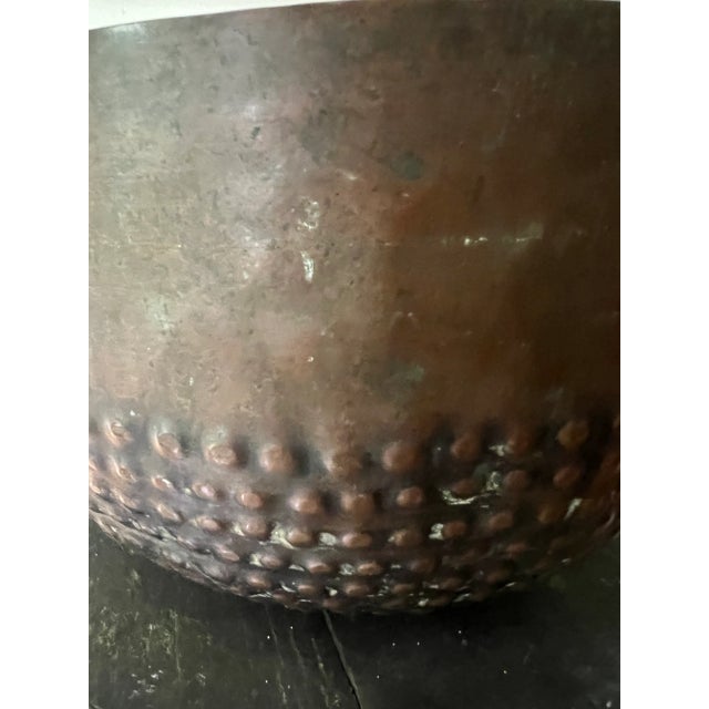 Wonderful antiqued copper planter/ container and would make a perfect accent for any room to use for an indoor plant of...