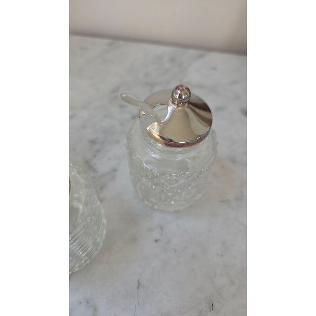 Mid 20th Century Vintage Patterned Glass and Silver-Plated Condiment Set With Lucite Spoon For Sale - Image 5 of 17