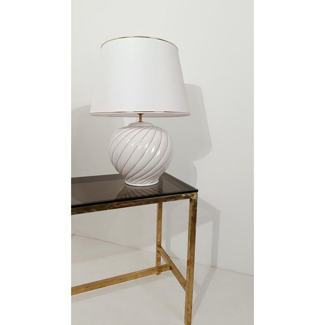 Table Lamps in White and Gold Glazed Ribbed Ceramic by Tommaso Barbis, 1970s, Set of 2 For Sale - Image 11 of 18