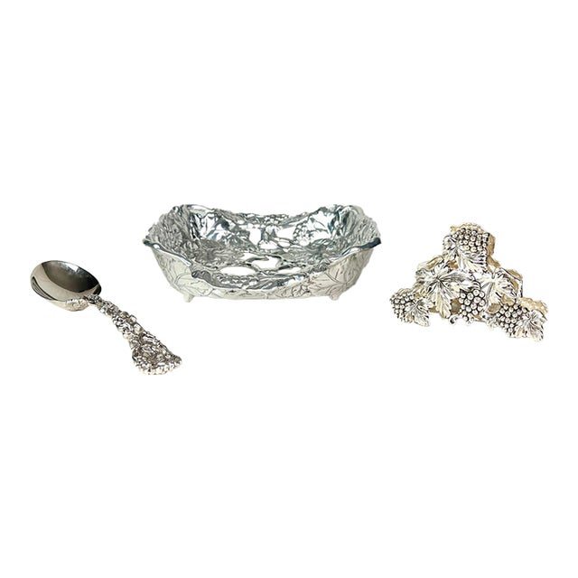 Vintage Grapevine Hostess Set – Arthur Court Casserole Basket, Godinger Spoon & Napkin Holder - 3 pcs For Sale
