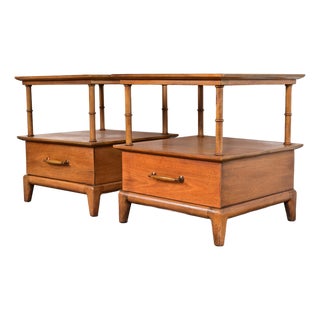 Heritage Henredon Mid-Century Modern Sculpted Walnut Nightstands, Pair For Sale