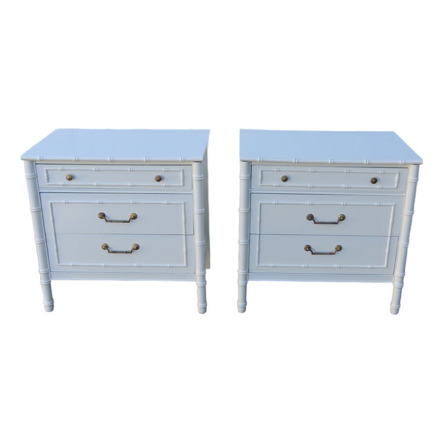 Thomasville Hollywood Regency Faux Bamboo Nightstands Bedside Tables a Pair 6644 For Sale