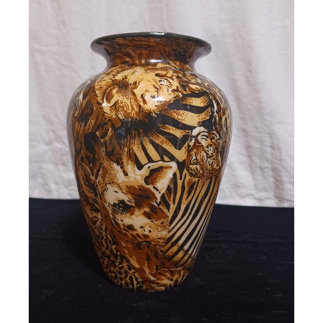 ​Vintage La Vie 4-Piece Safari Print Ceramic Ensemble – Vase & Giraffe Trio For Sale - Image 9 of 11