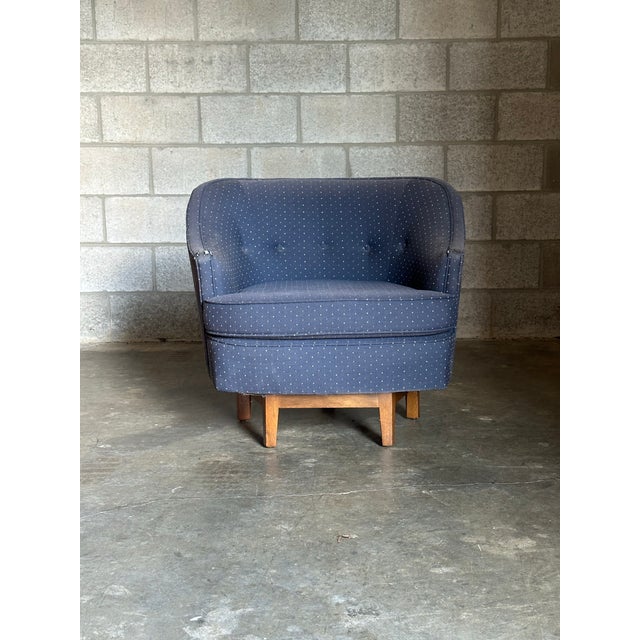 Wood 1950s Edward Wormley for Dunbar Swivel Chair- Unmarked For Sale - Image 7 of 10