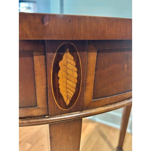 Vintage Gate Leg Demilune to Round Federal Inlaid Bookmatch Mahogany Table For Sale In New Orleans - Image 6 of 12