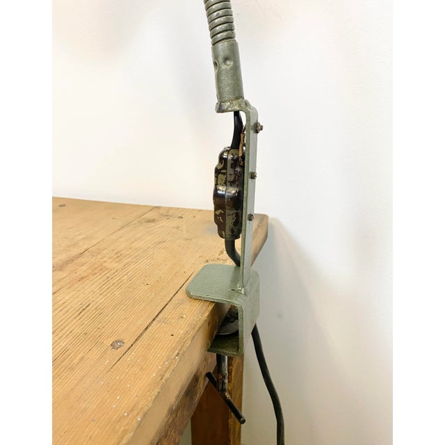 1960s Green Industrial Bakelite Gooseneck Table Lamp, 1960s For Sale - Image 5 of 17