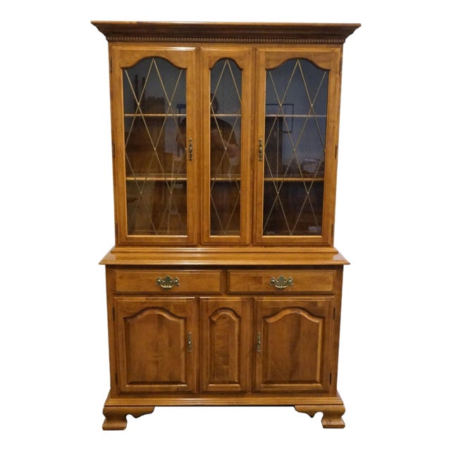 Ethan Allen Heirloom Nutmeg Maple 44" Buffet W. China Cabinet 10-6037 / 10-6038 For Sale