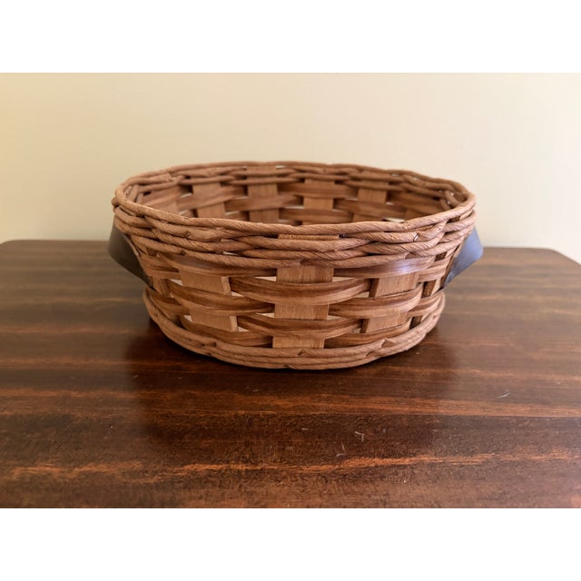 Farmhouse Vintage Round Woven Oak Casserole Serving Basket With Leather Handles For Sale - Image 3 of 13